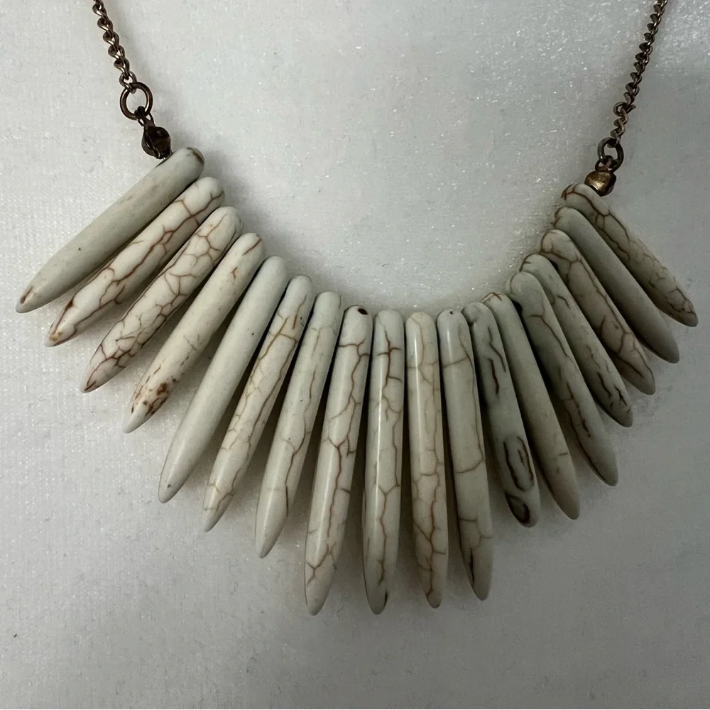 Crackled spike daggar bib boho necklace